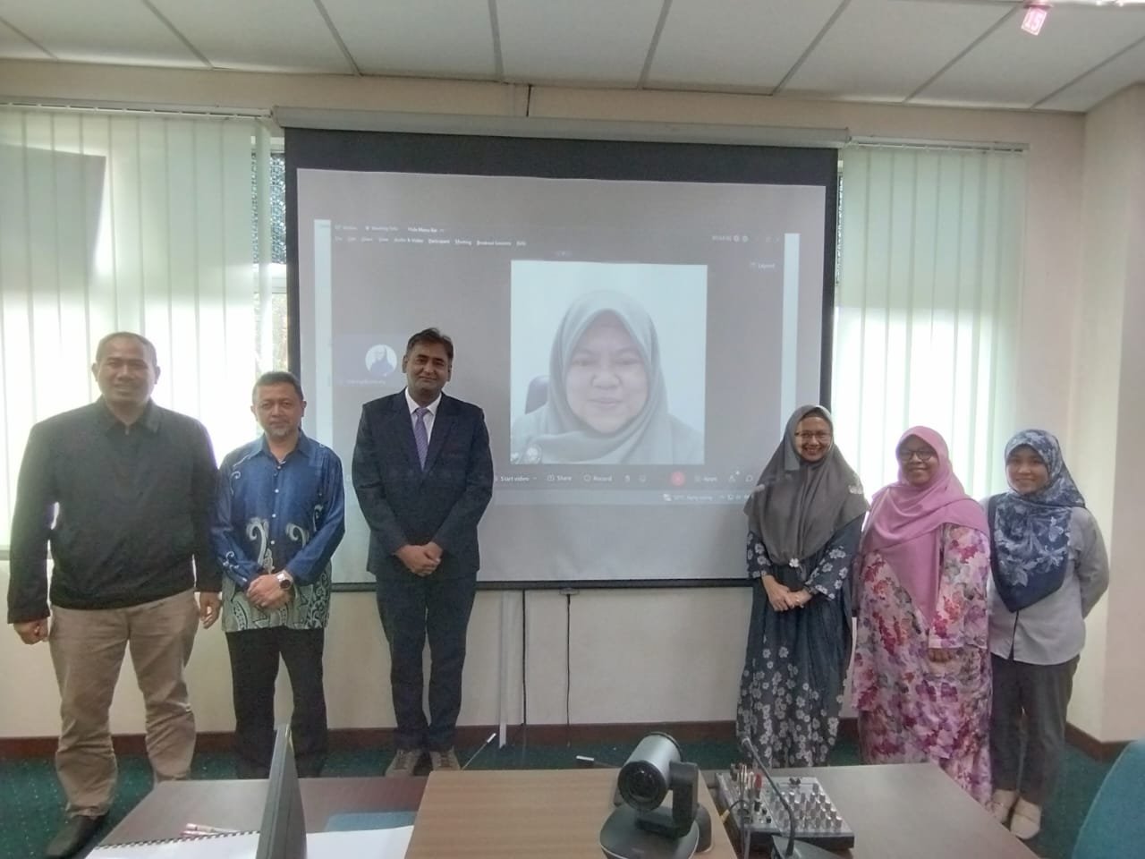 Dr. Israr Ghani Successfully Defends his Ph.D. Viva, Demonstrating Expertise in Software Engineering