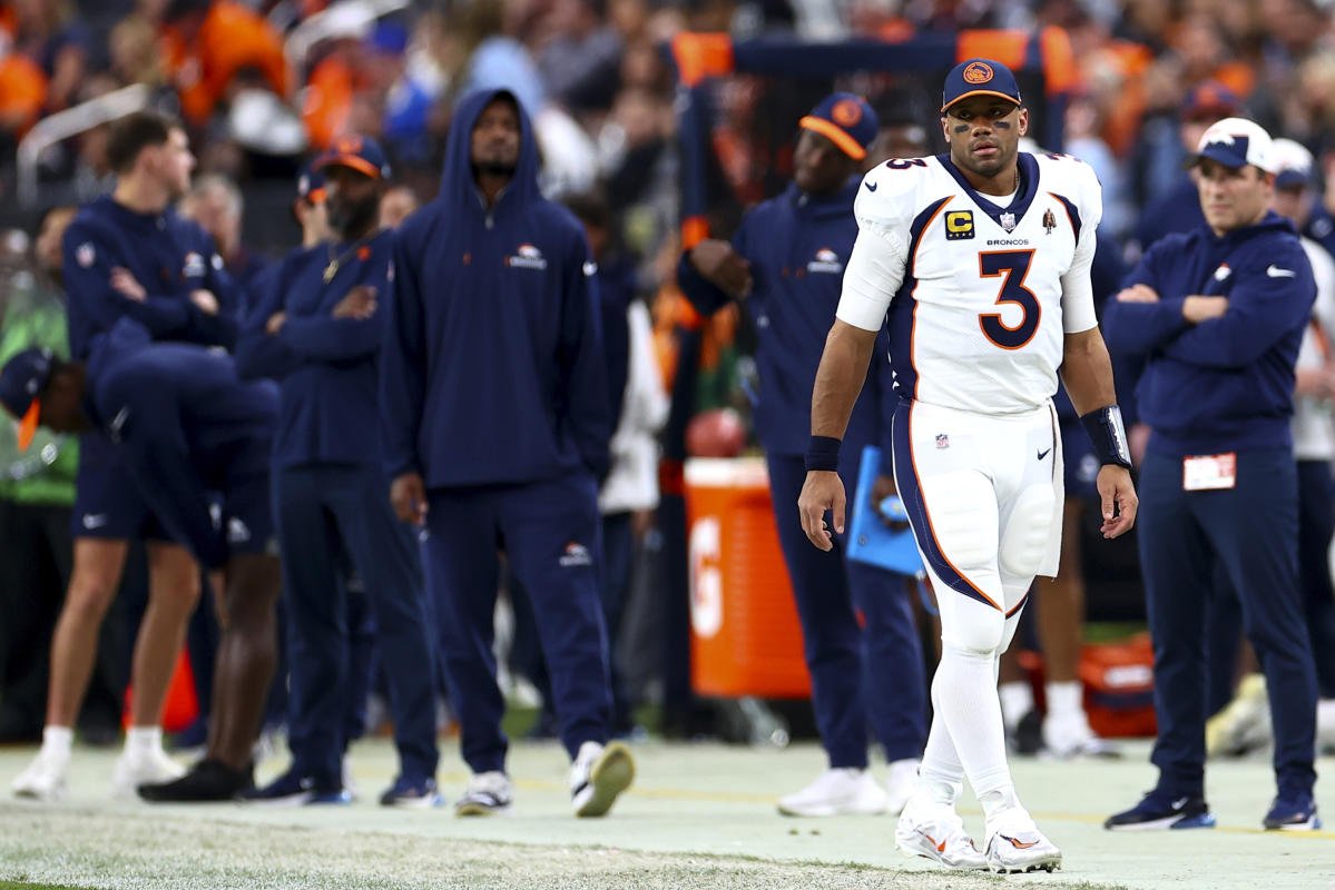 Broncos Reportedly Give QB Russell Wilson Go-ahead To Talk To Teams Before