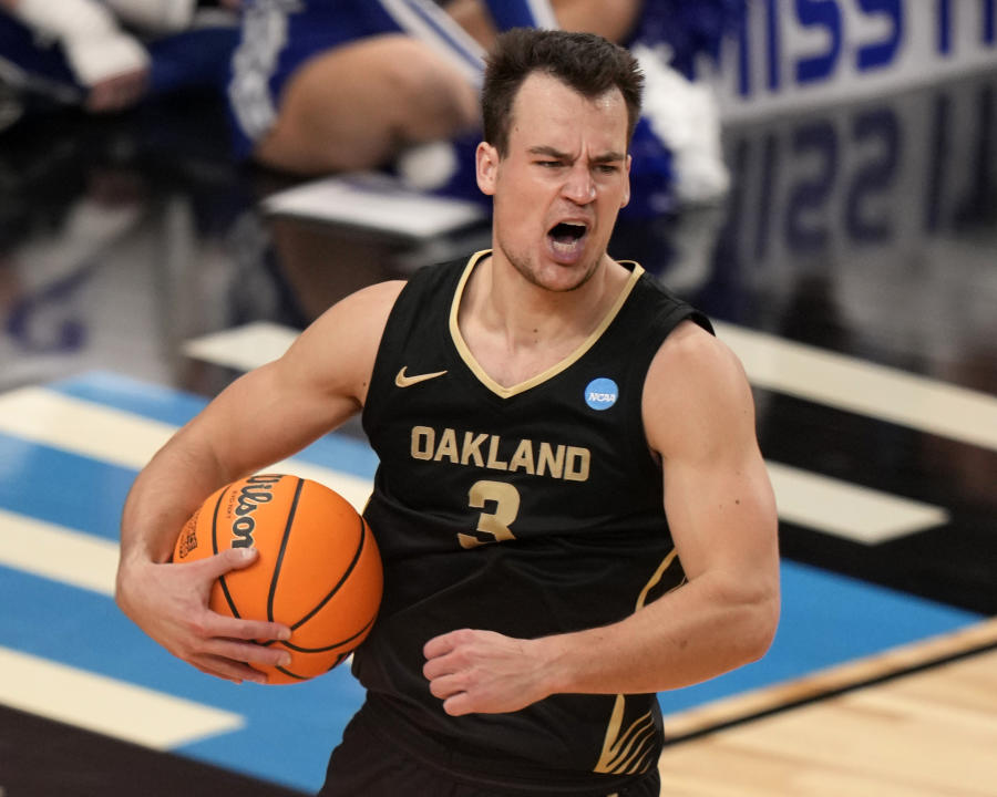 March Madness scores: Oakland’s upset of Kentucky highlights NCAA tournament Day 1