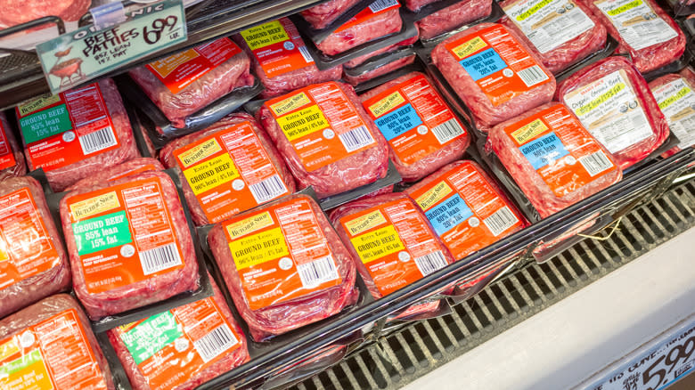 5 Grocery Stores You Might Want To Avoid When Purchasing Ground Beef, According To Customer Reviews