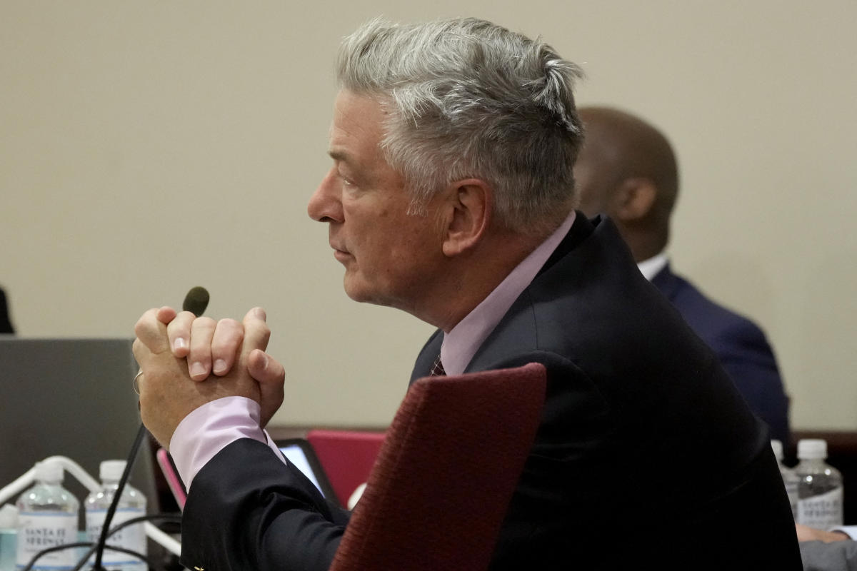 Alec Baldwin trial live updates: 1st witness testifies in ‘Rust’ involuntary manslaughter case