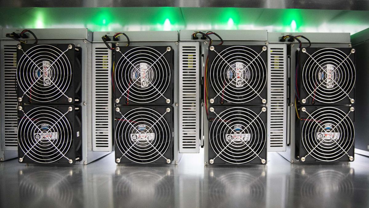 As Bitcoin Bellyflops to K Only Five Mining Rigs Remain Profitable, Says F2Pool