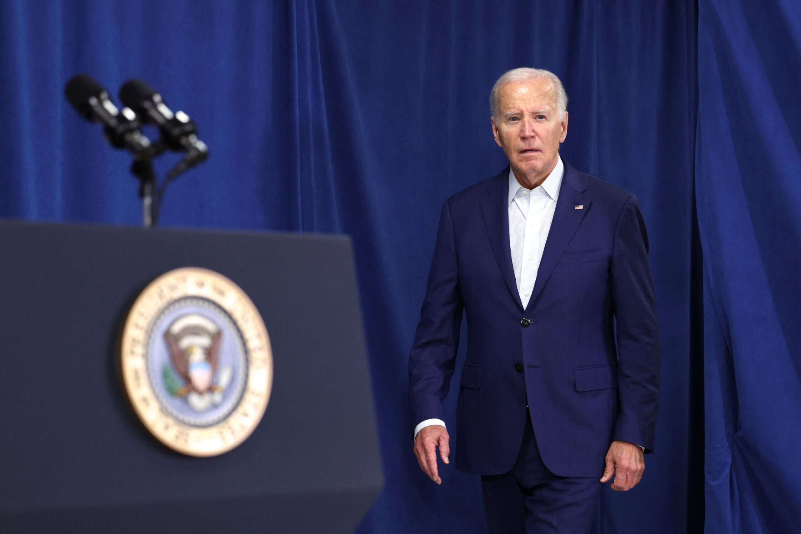 Biden has ‘mild’ Covid symptoms, no fever, White House doctor says