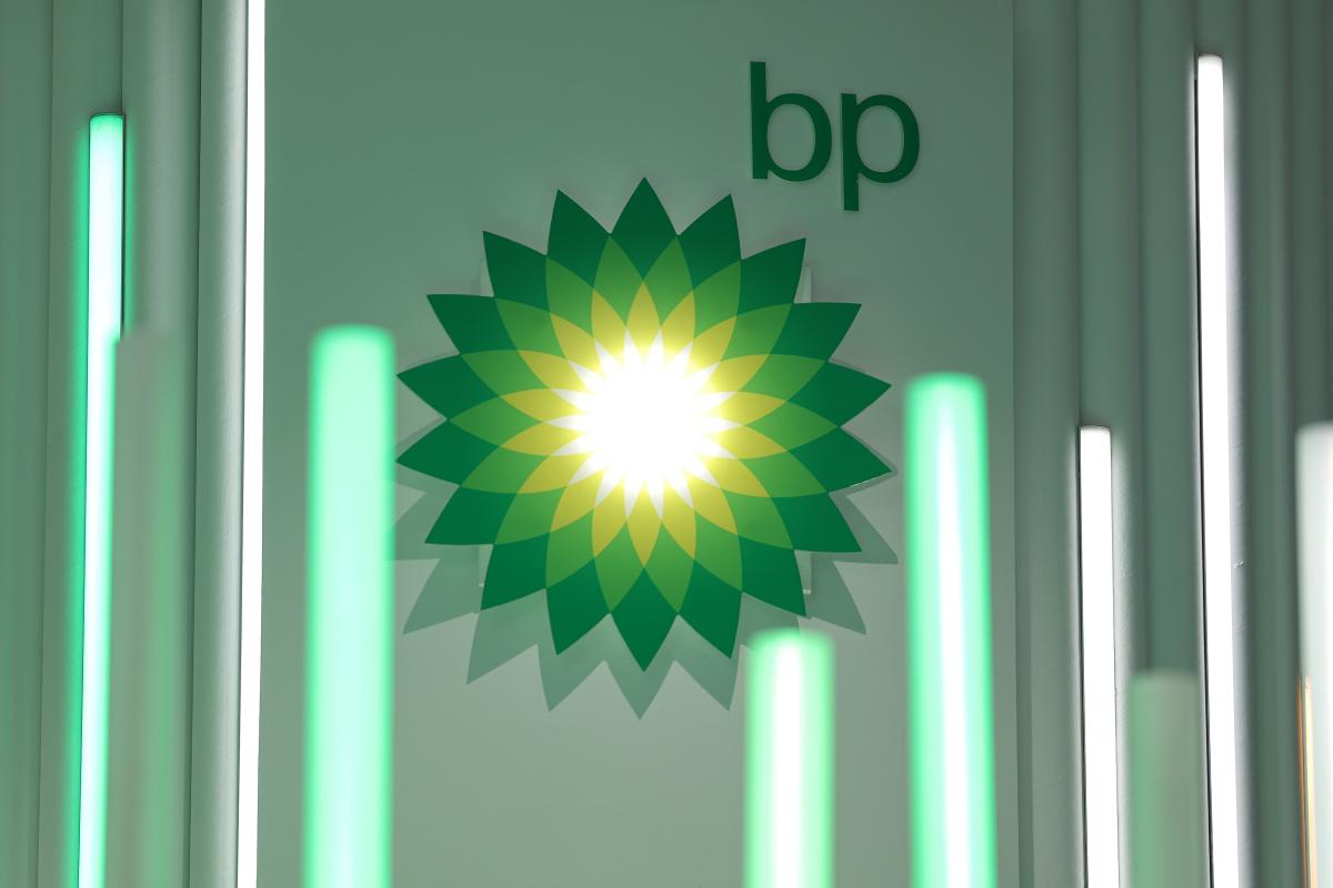 BP Keeps Buyback Steady, Hikes Dividend as Profit Stabilizes