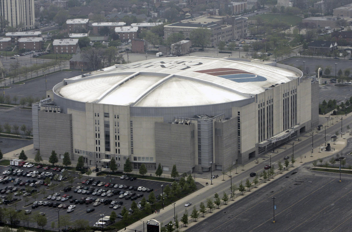 Bulls, Blackhawks owners unveil  billion plan to transform area around United Center