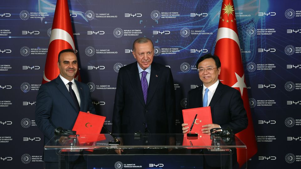 Chinese EV giant BYD to build  billion plant in Turkey