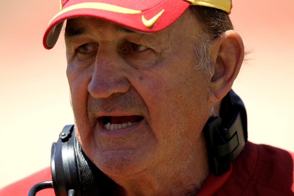 Coaching great Monte Kiffin dies at 84