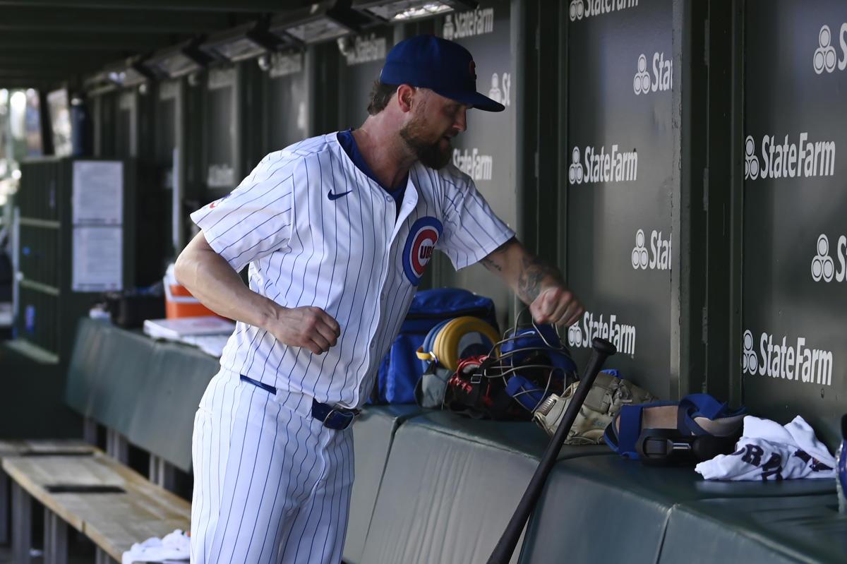 Cubs pitcher Colten Brewer fractures non-pitching hand after punching dugout wall