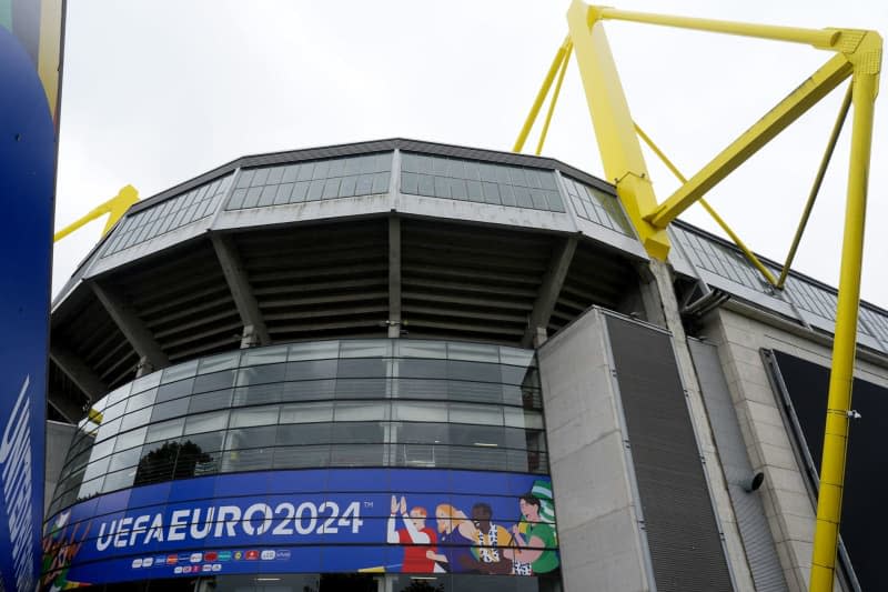 Dortmund roof climber risks paying costs of police operation