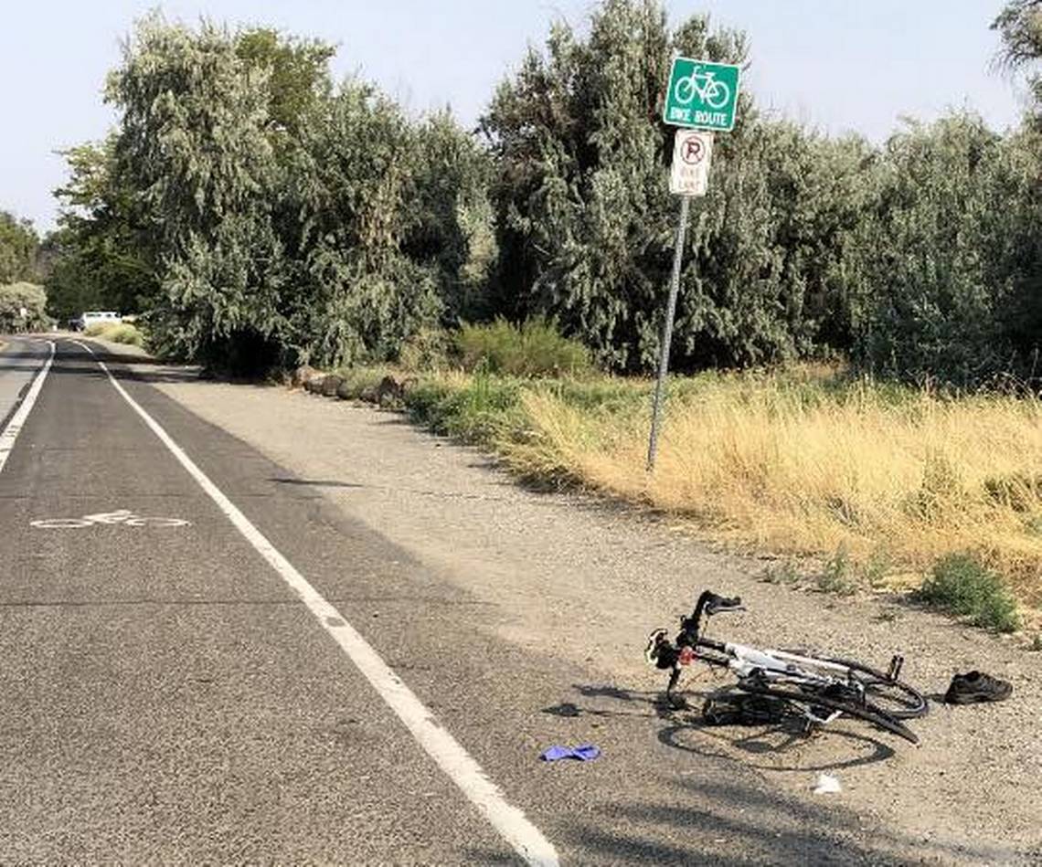 Driver arrested after hitting 63-year-old bicyclist in Kennewick’s Columbia Park