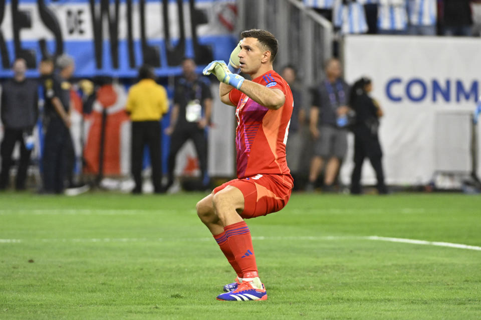 Emi Martínez saves Lionel Messi and Argentina in Copa América penalty shootout