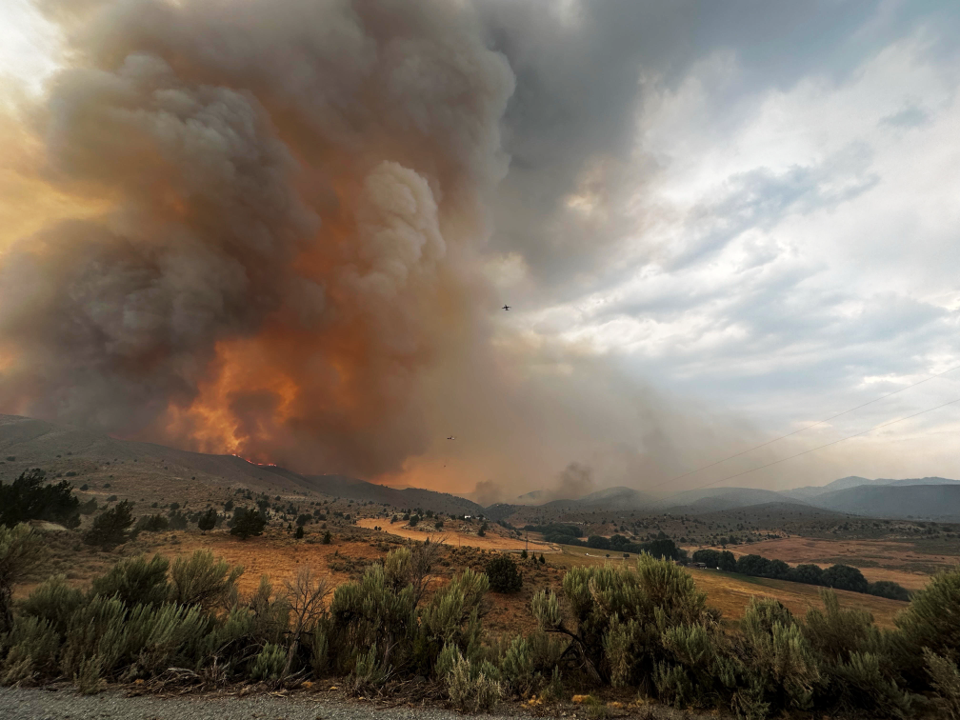 Firefighters in Oregon battle biggest blaze in county, with thousands facing evacuation orders