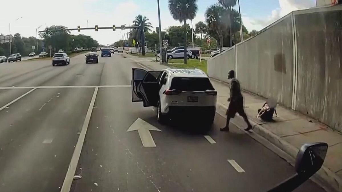 Florida man arrested after stealing car and abandoning toddler on sidewalk