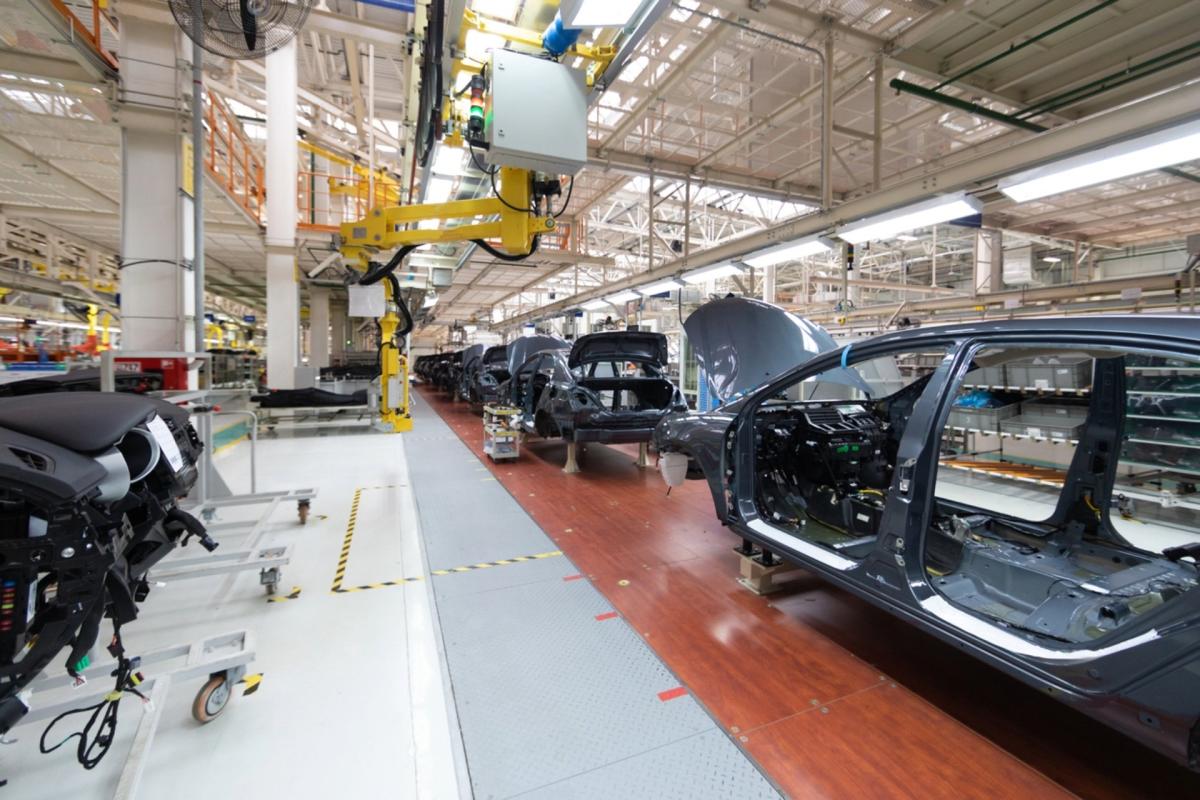 Government unveils nearly B in funding to retool American auto factories: ‘Never give up on the manufacturing communities’