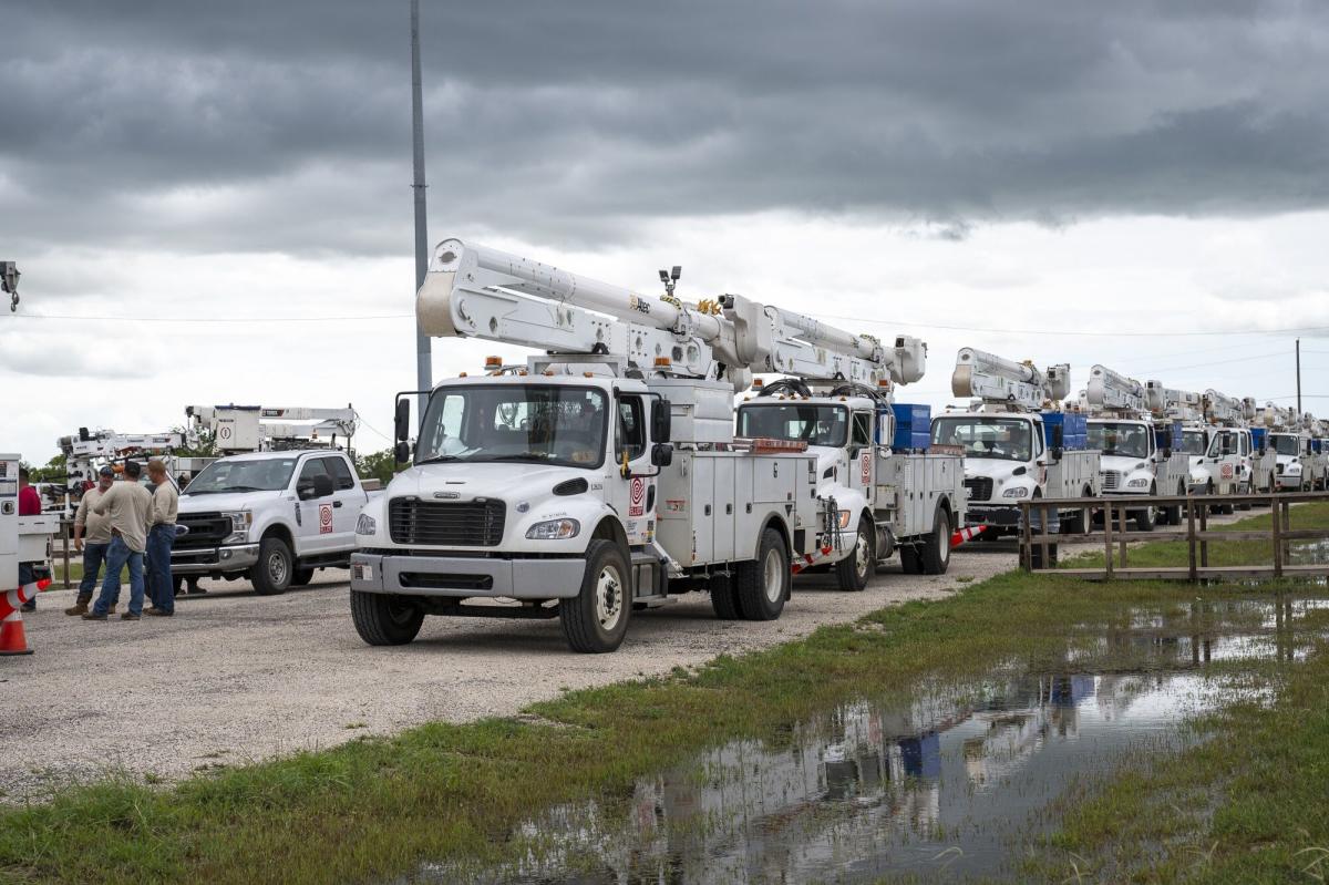 Houston Struggles With Beryl’s Blackouts and Searing Heat