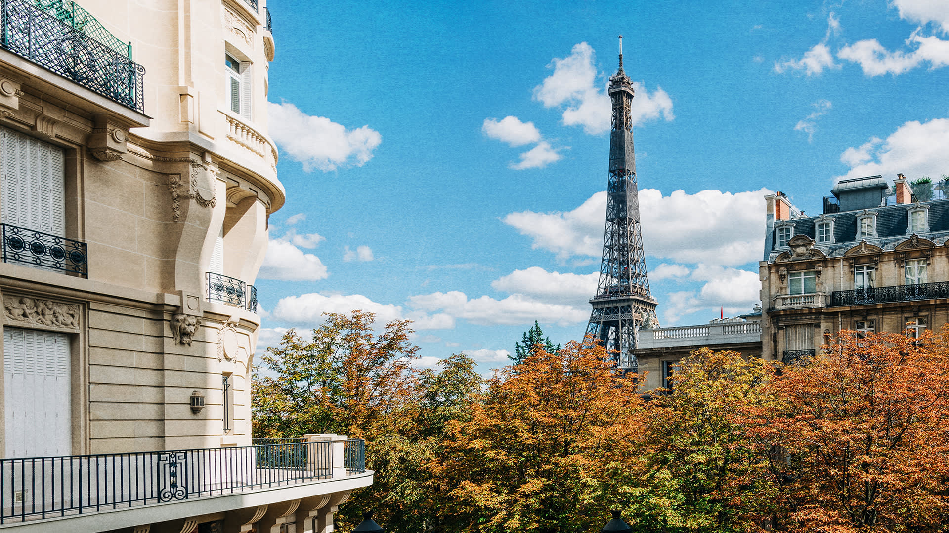 How the ultra-wealthy travel in Paris