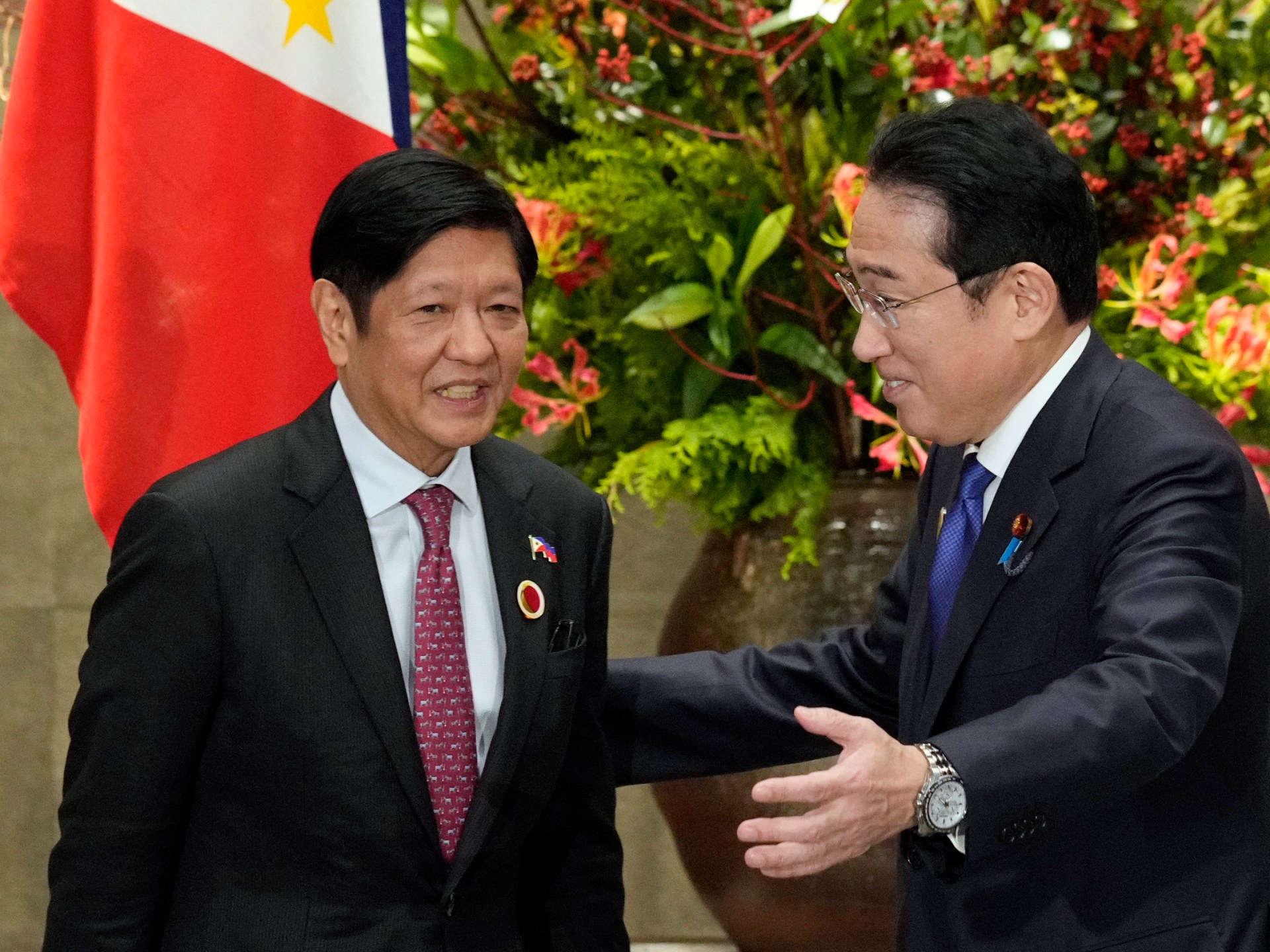 Japan, Philippines sign defence pact with eyes on China