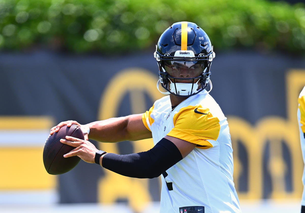 Justin Fields took first-team reps at Steelers training camp. Here’s why