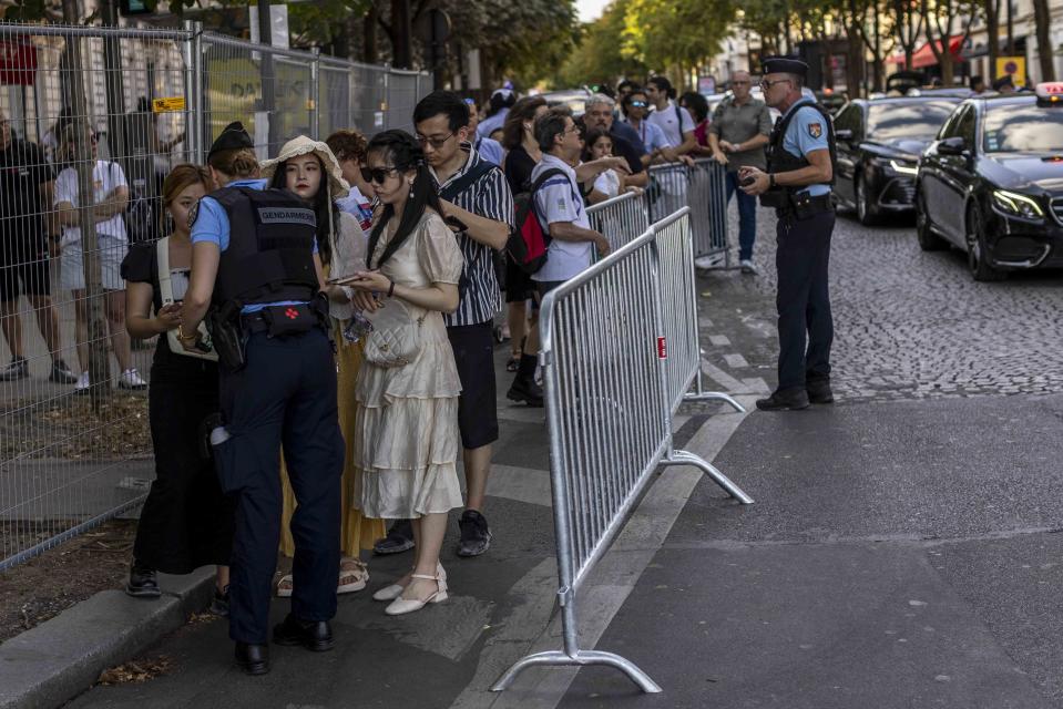 Many Parisians and tourists fed up with Olympics before they even start