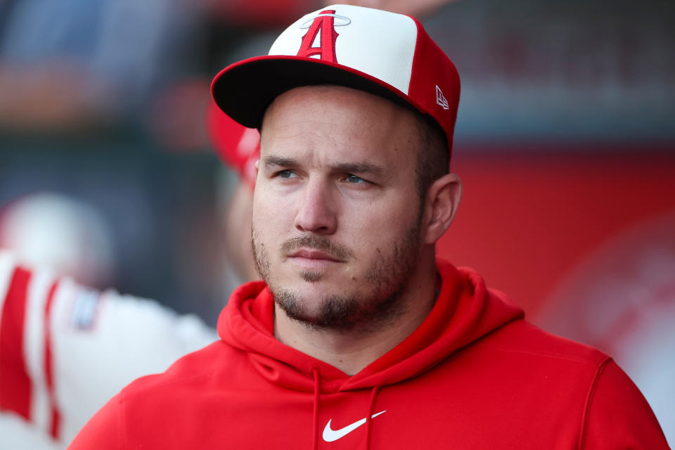 Mike Trout leaves rehab game with knee soreness 2 innings into attempted comeback from meniscus tear