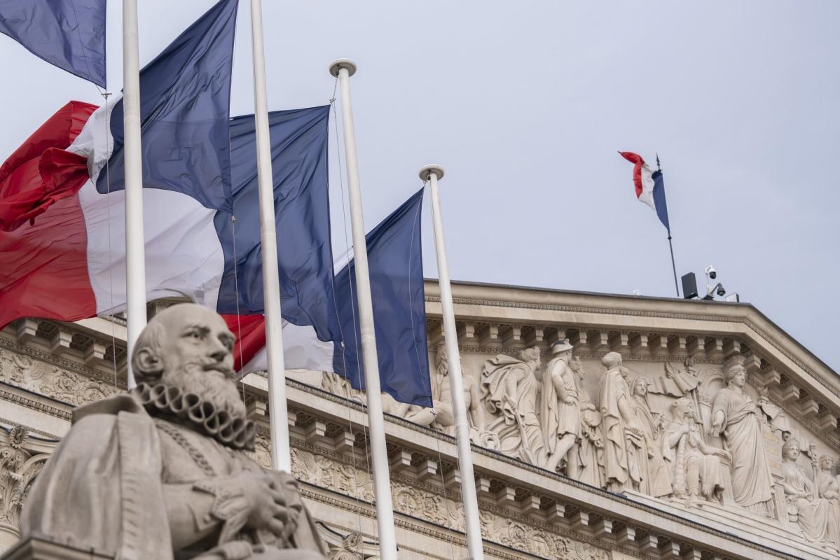 Most French Say Country Is ‘Ungovernable’ After Vote, Poll Shows