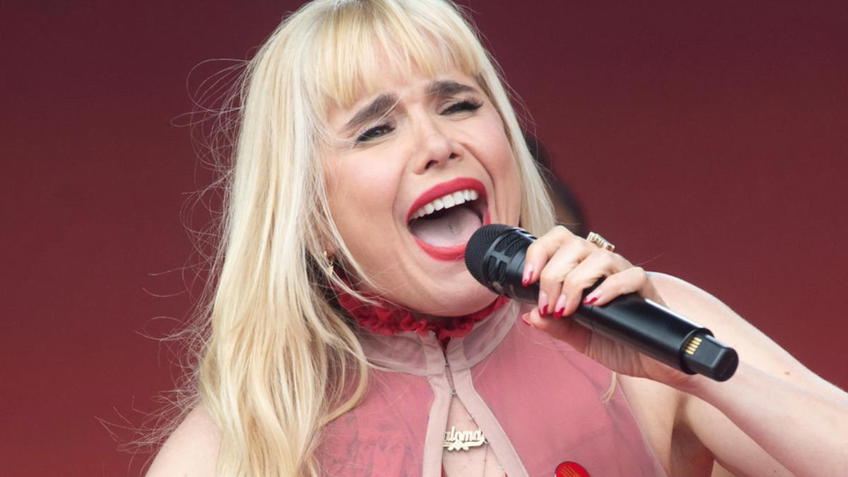 Paloma Faith calls on Glastonbury critics to ‘give women a break’