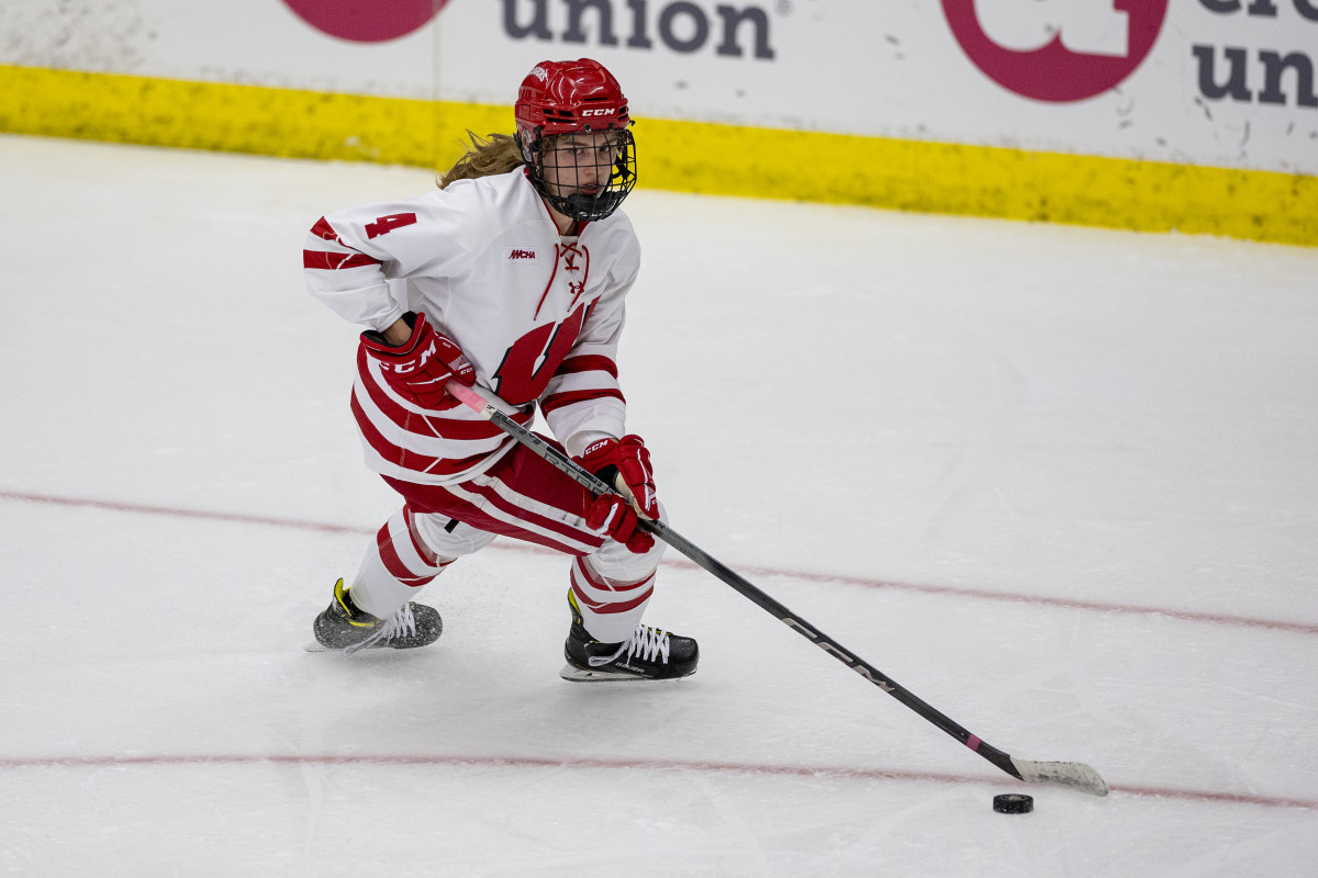 Ranking The World’s Top Women’s College Hockey Leagues