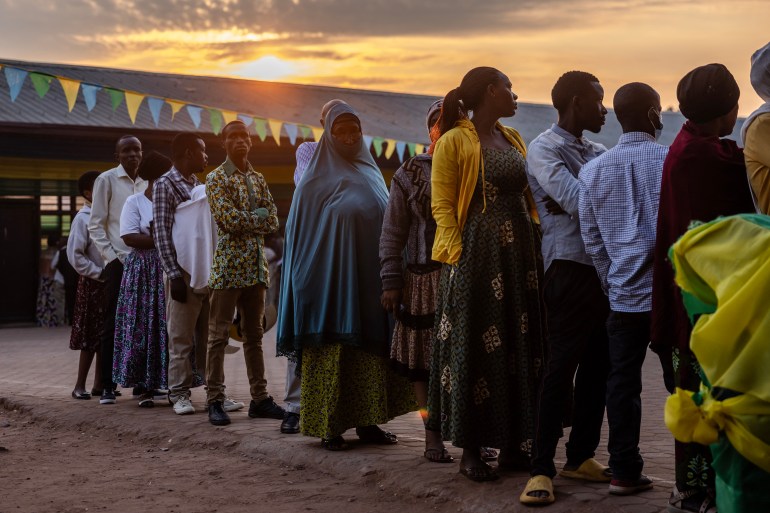 Rwanda election: Kagame eyes fourth term as voters head to the polls