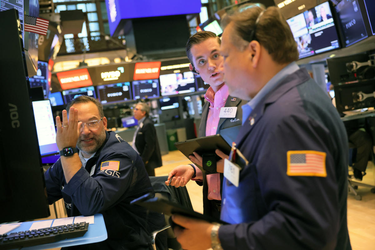 Stock Traders’ Optimism Builds Ahead of Big Week: Markets Wrap