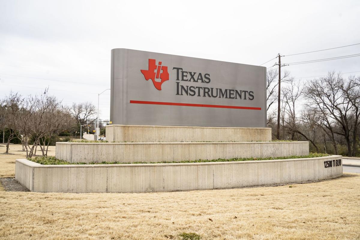 Texas Instruments Gives Outlook Easing Fears of a Downturn