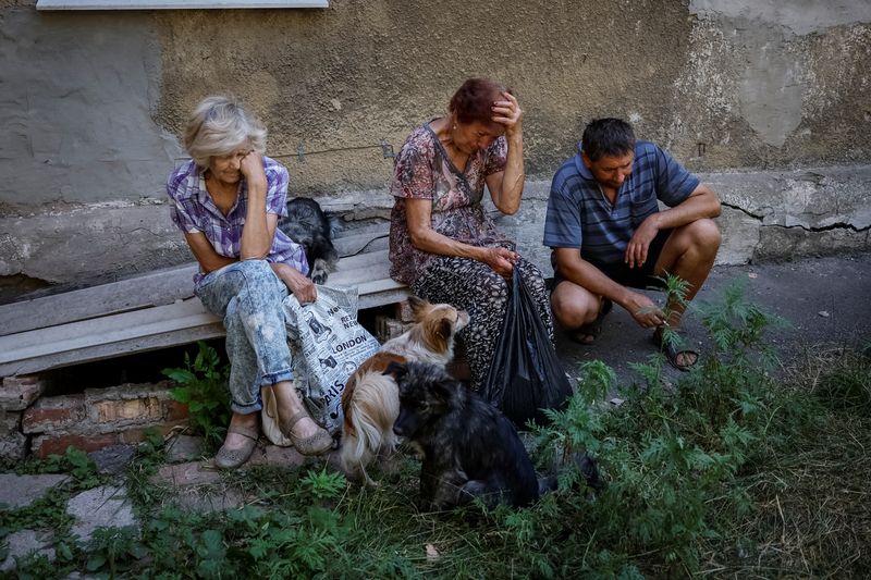 Time running out for Ukrainians fleeing Russia’s advance