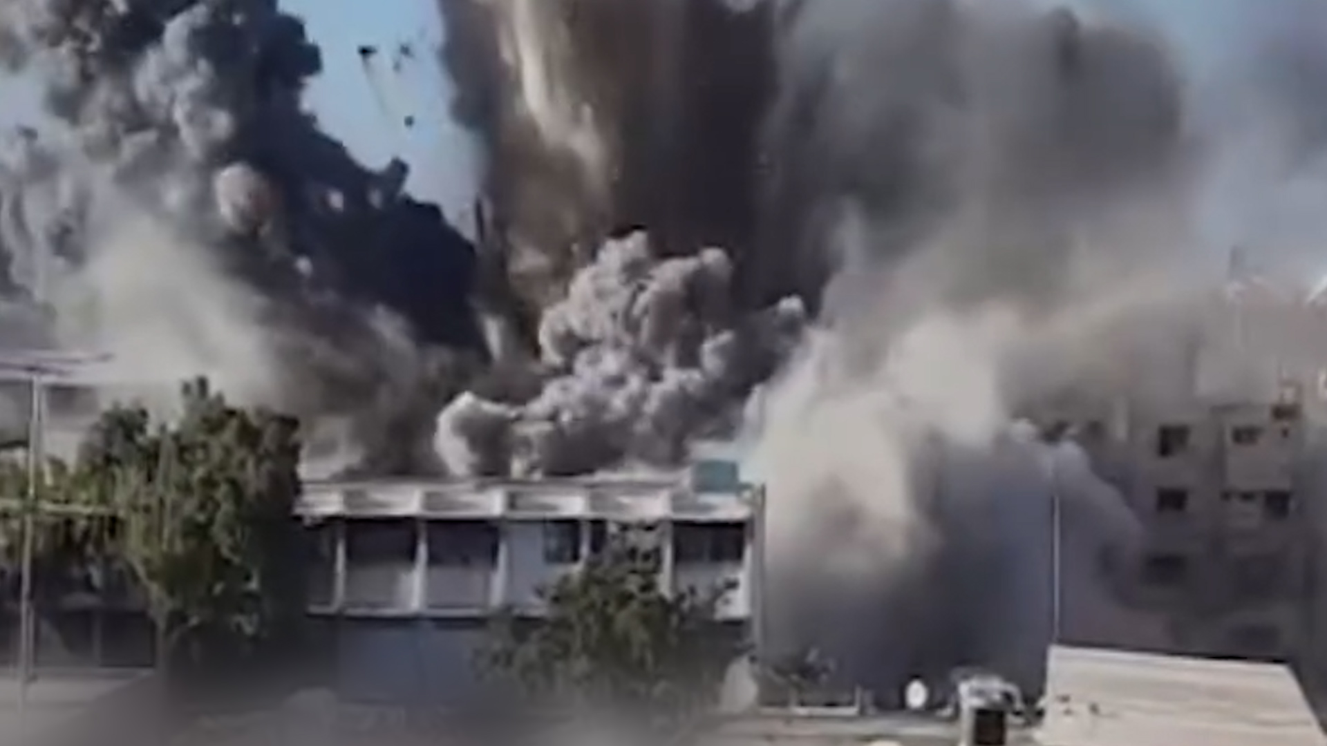 Video: Palestinian house targeted near Gaza’s Nasser Hospital