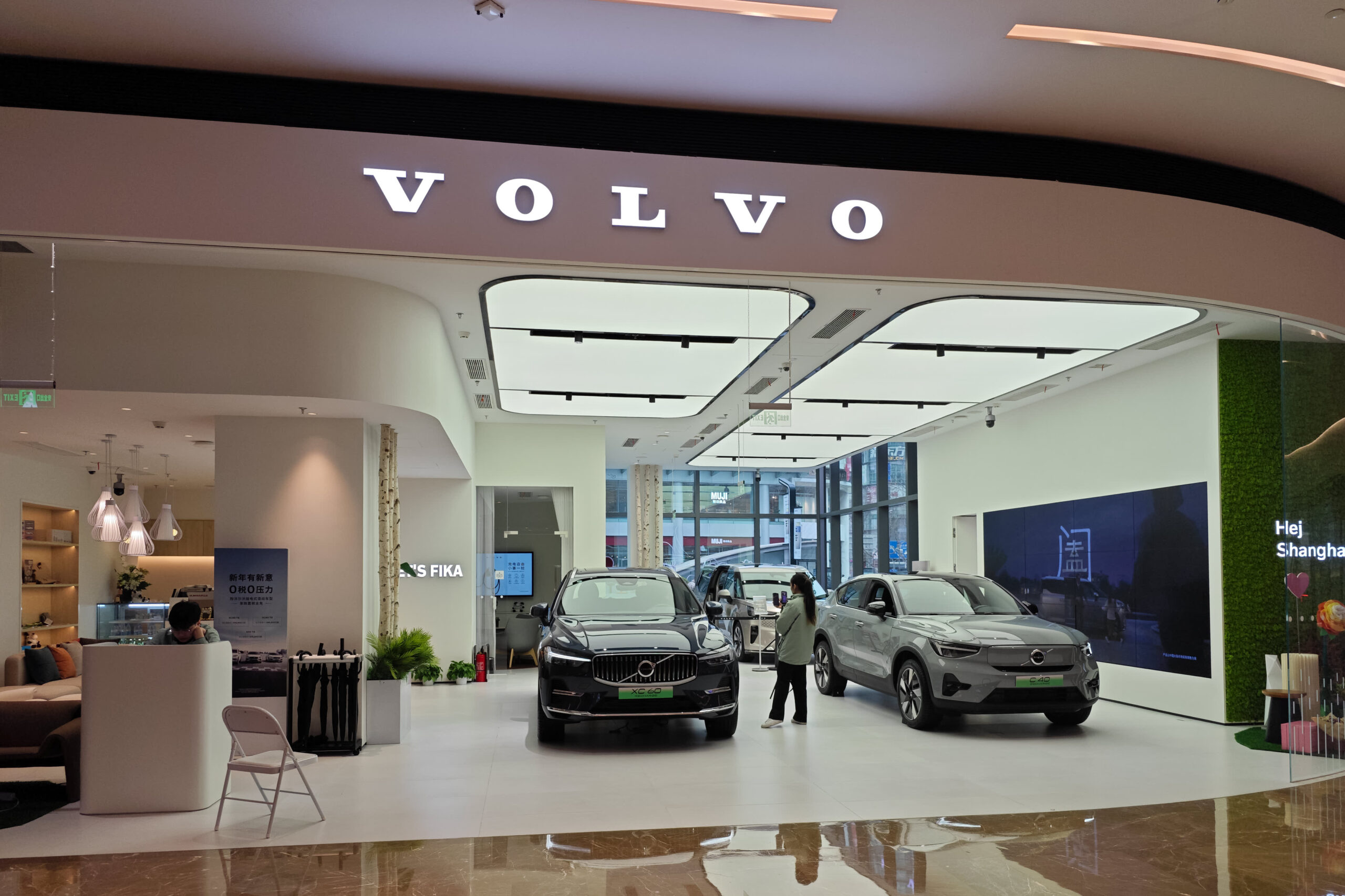 Volvo Cars jumps 7% after reporting a record core operating profit