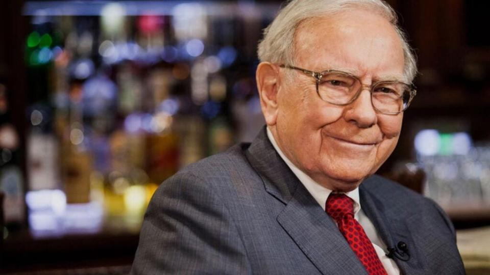 ‘Warren Buffett Indicator’ Sounds Alarm: Stock Market Levels Now Surpass Dot-Com Bubble, Great Financial Crisis