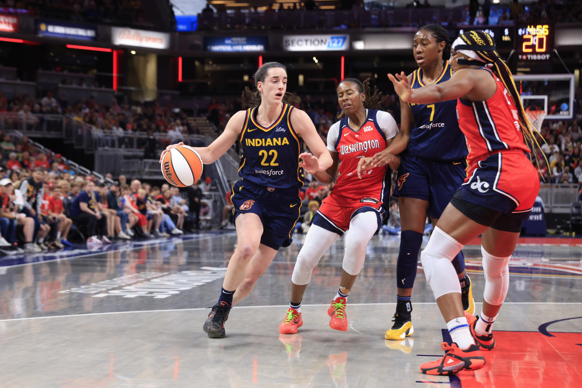 WATCH: Caitlin Clark dishes dazzling behind-the-back pass against Bullets