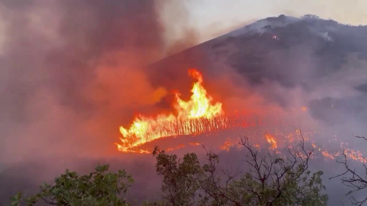 Watch: Flames shoot into sky as Sandhurst Fire burns outside Salt Lake City