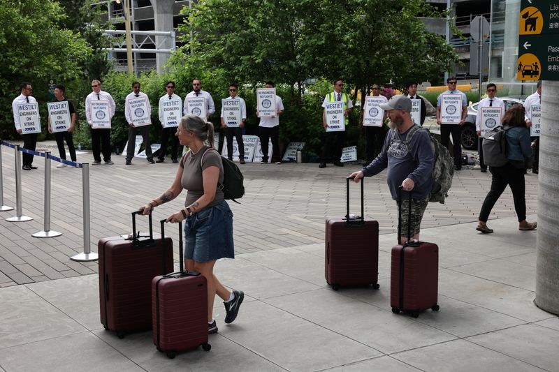 WestJet’s union ends strike after reaching deal with carrier