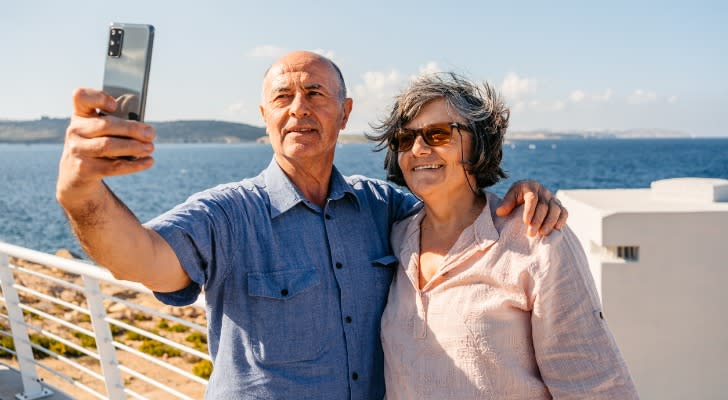 What’s an Adequate Monthly Retirement Income for a Couple?