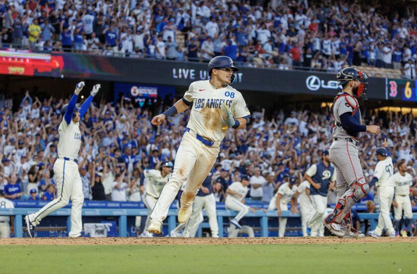 Will Smith’s walk-off single and Kiké Hernández’s heroics lift Dodgers over Boston