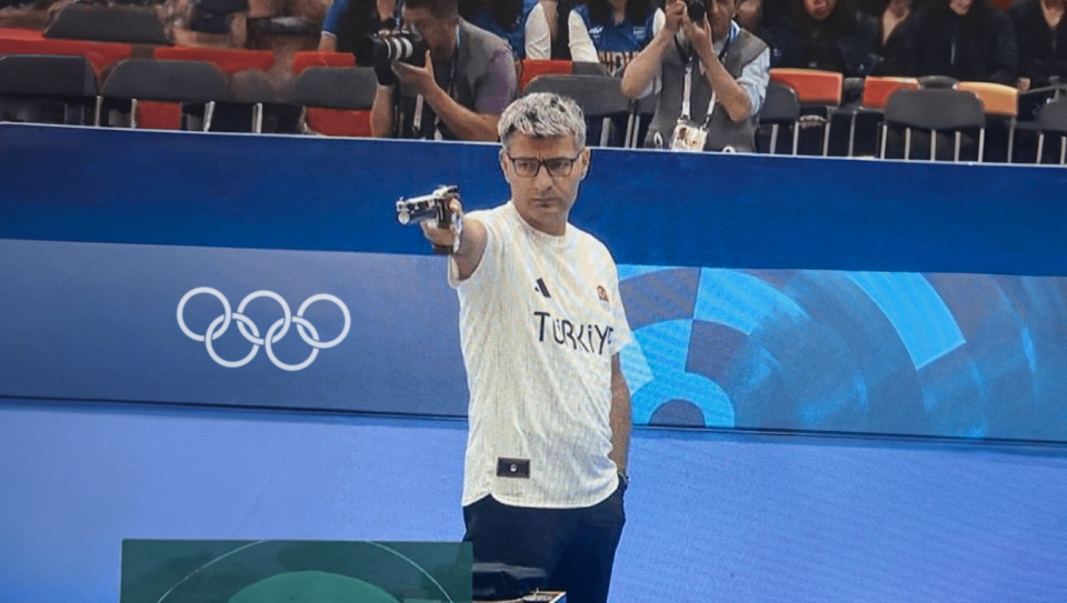 2024 Olympics: No special eyewear, hand casually in pocket, silver medal … Yusuf Dikeç becomes surprise star in Paris