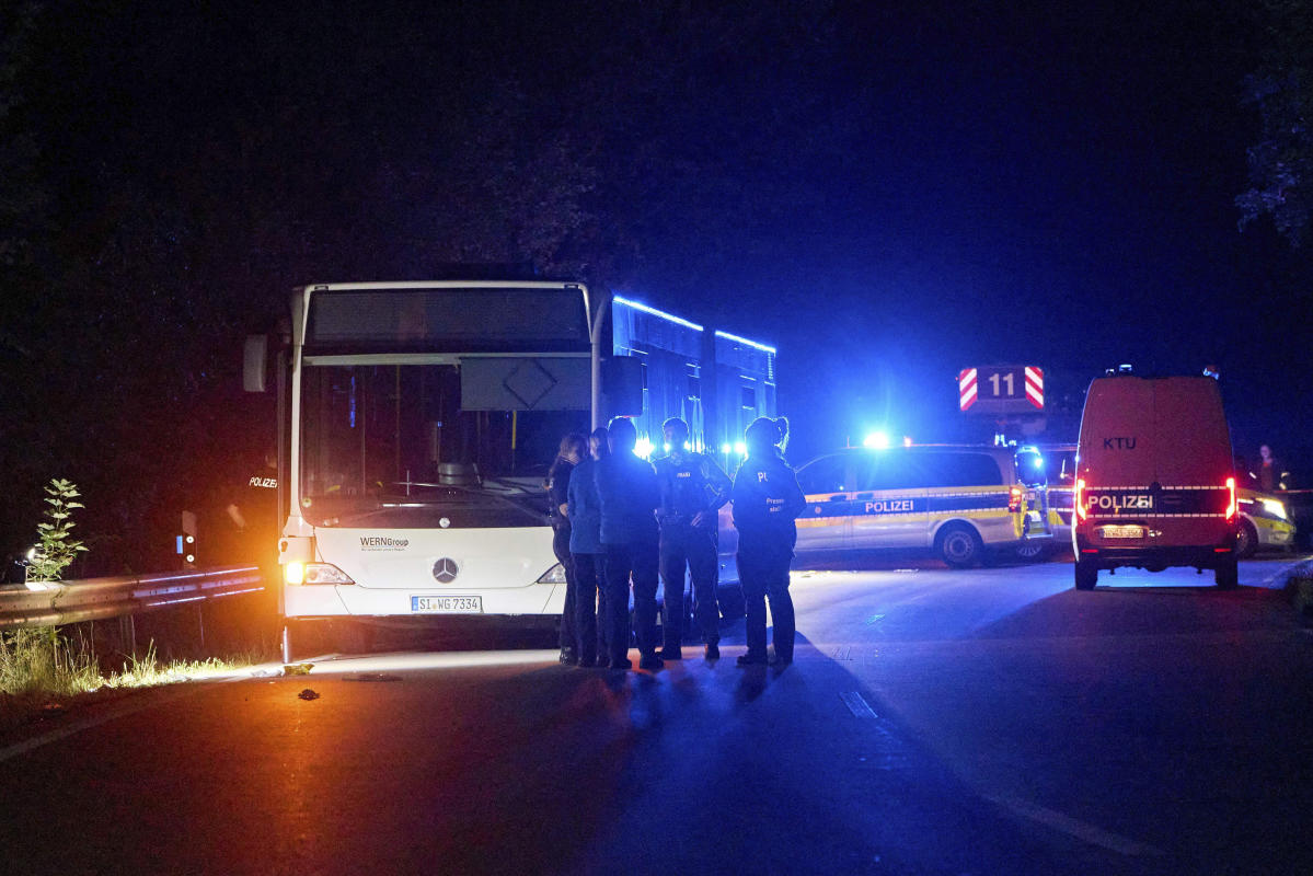 6 people hurt in a knife attack on a bus in Germany. No political or religious motive seen