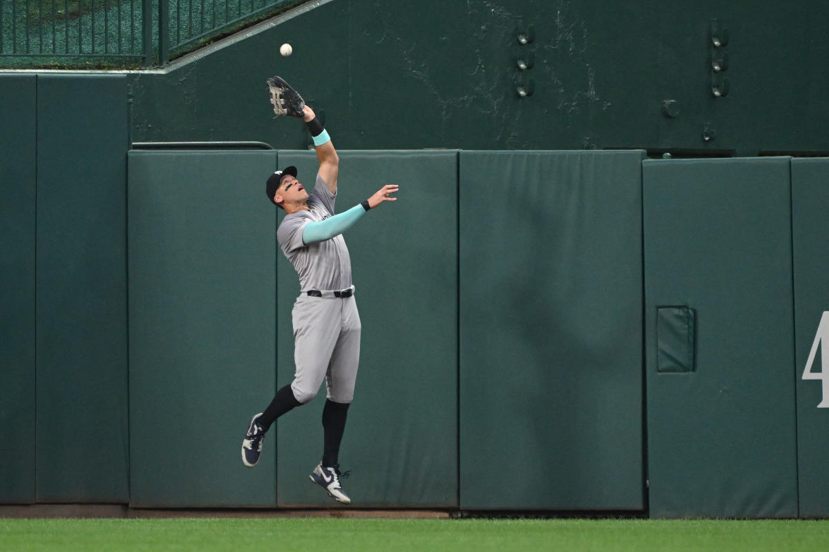 Aaron Judge does it all, this time with a home-run robbing double-play gem for one of the best plays of the season