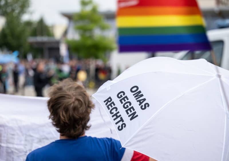 Anti far-right AfD demonstrators block state leader Höcke from event