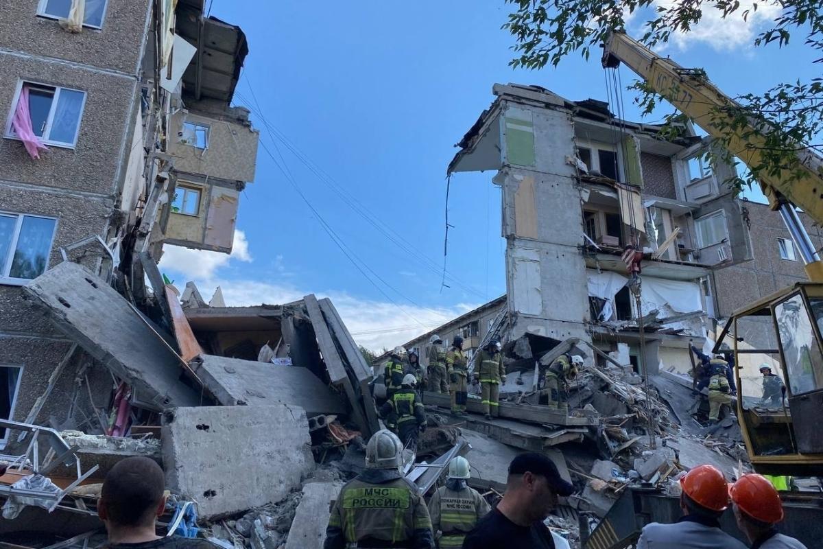 Death toll from apartment block collapse in Russia’s Ural Mountains reaches 10 as search ends