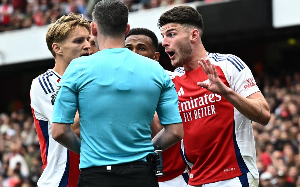 Declan Rice sent off after one of most bizarre red cards in Premier League history