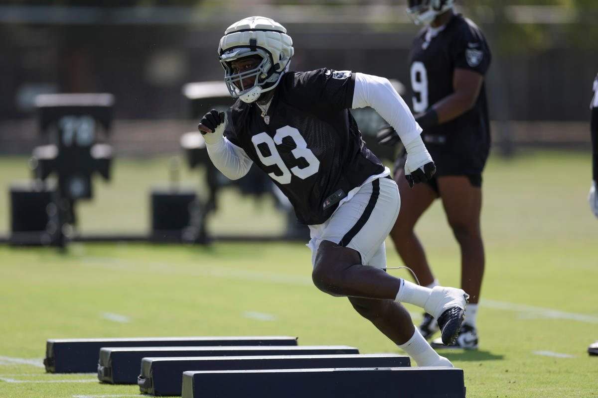 Eagles add a defensive tackle who was a 3rd-round pick last year