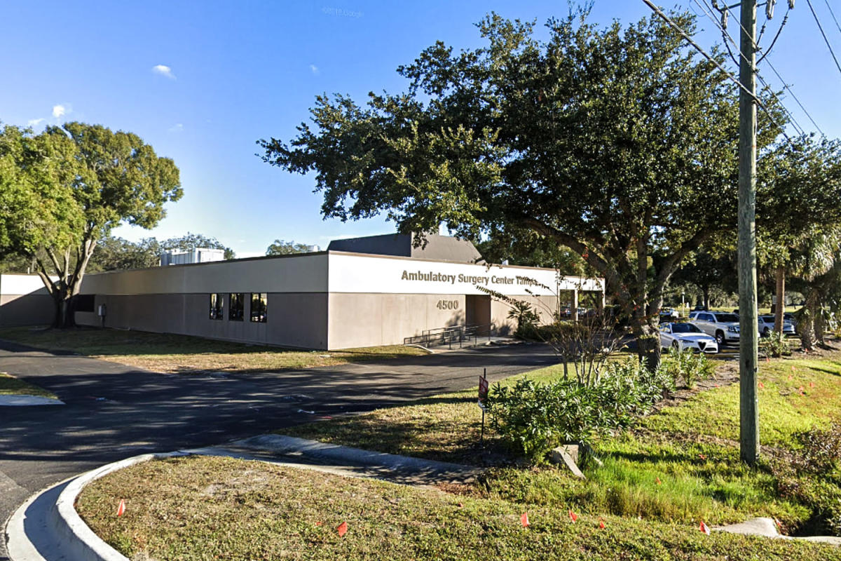 Florida doctor who didn’t wear hearing aids during colonoscopy couldn’t hear patient yelling, state health officials say