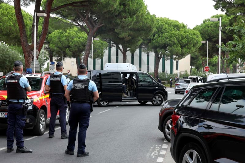 France launches counter-terrorist proceedings after synagogue attack