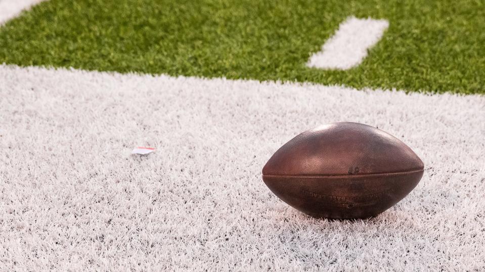 High school football player in Alabama dies after suffering brain injury during game