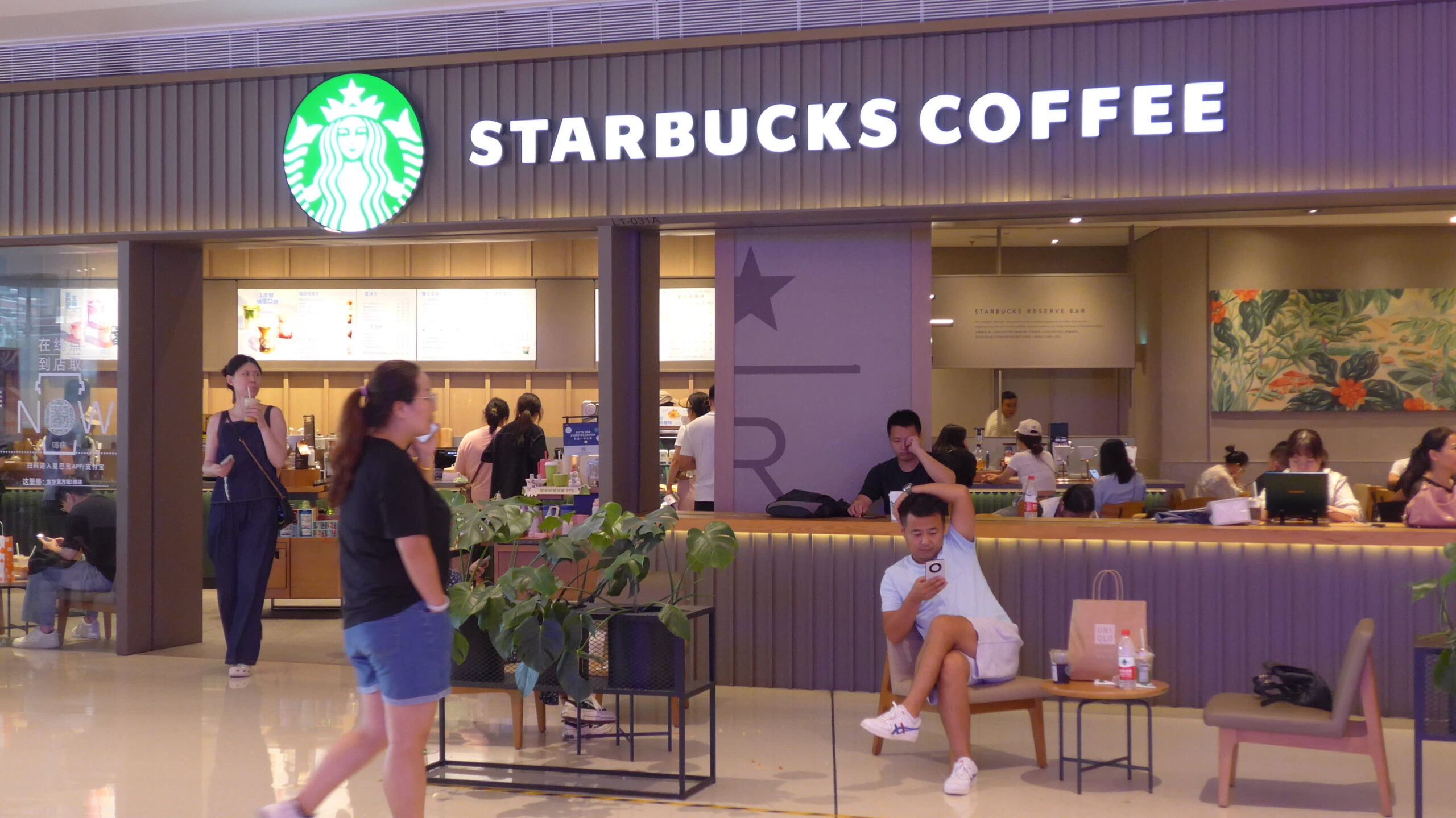 How Elliott’s monthslong Starbucks campaign got it a better deal than it asked for